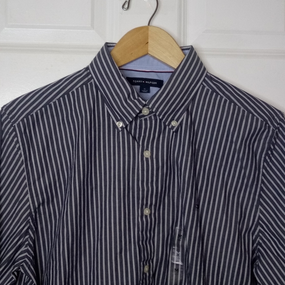 New Tommy Hilfiger Classic Fit Striped Shirt Size M - Picture 2 of 10